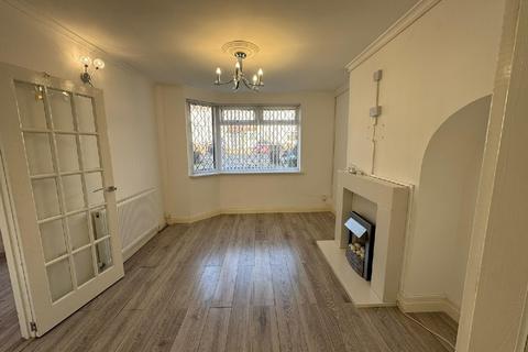 3 bedroom terraced house to rent, Valentines Way, Romford, Essex