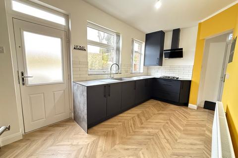 2 bedroom townhouse for sale, Ovenden Way, Halifax HX3