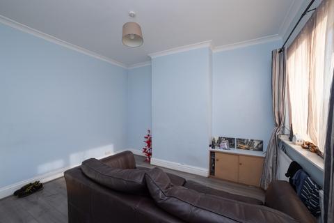 2 bedroom terraced house for sale, Wood Street, Castleford WF10