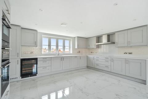 4 bedroom detached house for sale, Mountbatten Park, Hoe Lane, North Baddesley, Hampshire, SO52
