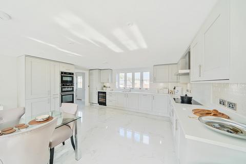 4 bedroom detached house for sale, Mountbatten Park, Hoe Lane, North Baddesley, Hampshire, SO52
