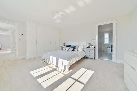 4 bedroom detached house for sale, Mountbatten Park, Hoe Lane, North Baddesley, Hampshire, SO52