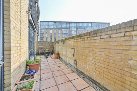 2 bedroom flat for sale, Ferry Quays, Brentford, TW8