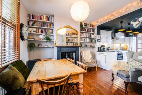 4 bedroom end of terrace house for sale, Gough Road, London