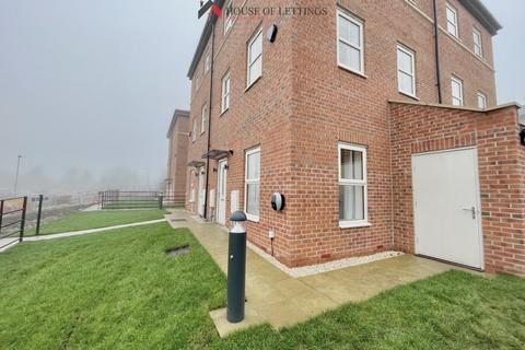 2 bedroom townhouse to rent,  Bolton Court, Leeds LS14