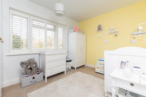 2 bedroom flat for sale, Newnham House, Loughton IG10