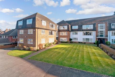 2 bedroom flat for sale, Newnham House, Loughton IG10