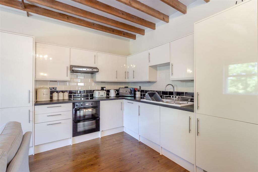 8553666-interior11.jpg