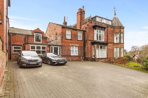 6 bedroom semi-detached house for sale, Oakwood Avenue, Leeds, LS8