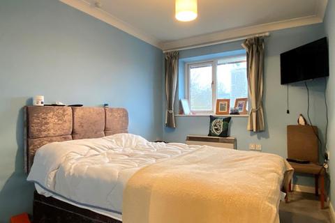 1 bedroom retirement property for sale, West Street, Gravesend