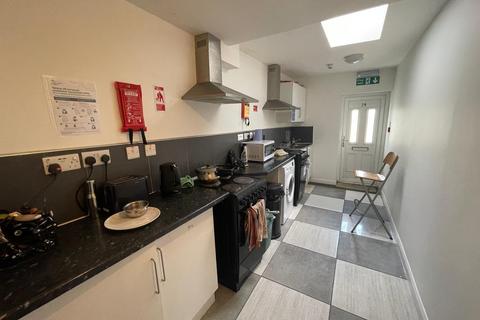 1 bedroom in a house share to rent, Maybank Avenue, Wembley, HA0