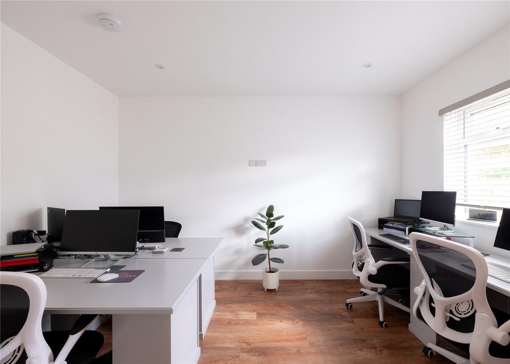 Bedroom/Office