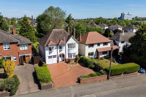 4 bedroom detached house for sale, Northampton Road, Kettering NN15