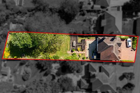 4 bedroom detached house for sale, Northampton Road, Kettering NN15