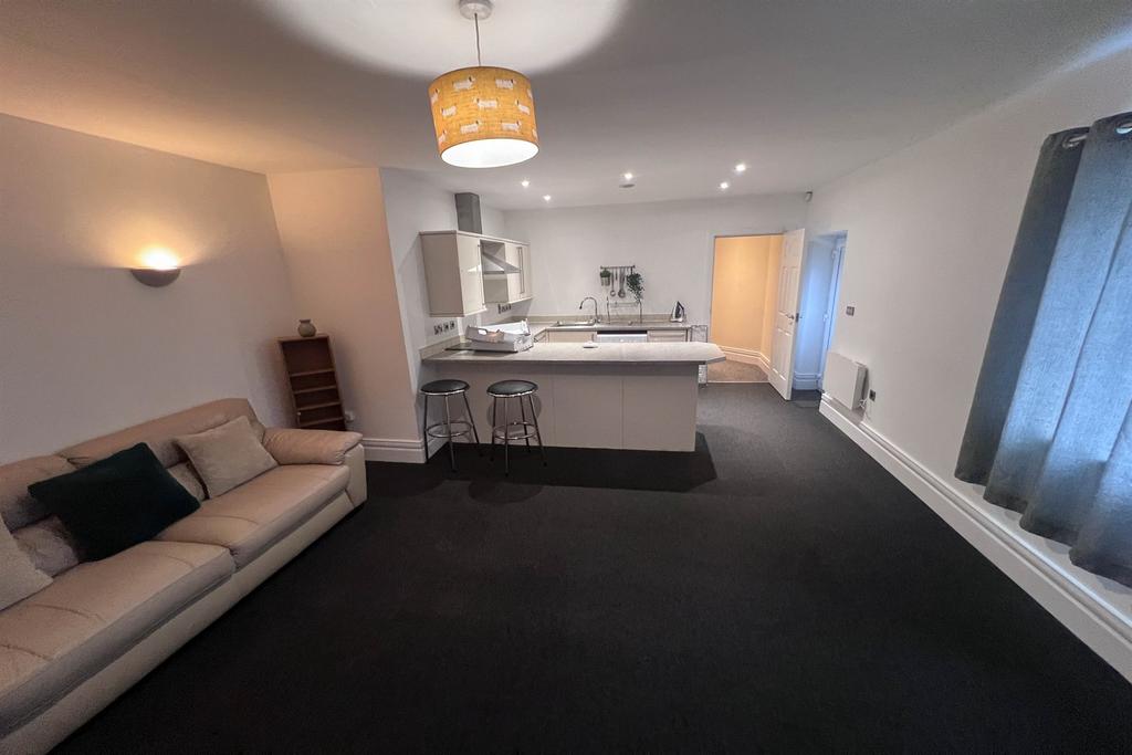 Flat 8