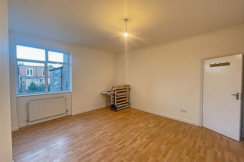 3 bedroom flat to rent, Uxbridge Road, London, W5 3LD