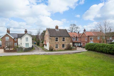 3 bedroom detached house for sale, The Cottage, Saltmarshe, Goole