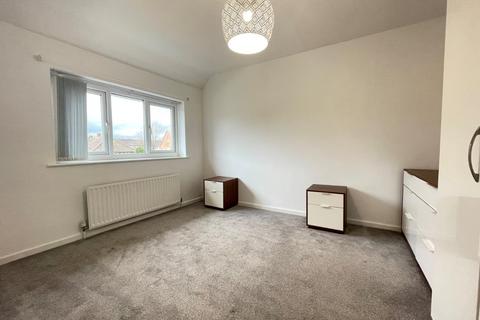 3 bedroom semi-detached house to rent, Latchmere Drive, West Park, Leeds, LS16