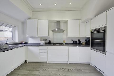 4 bedroom terraced house for sale, Baytree Road, Brixton SW2