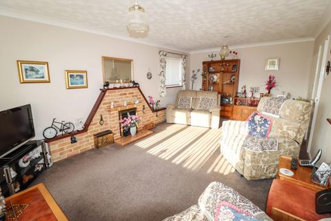 3 bedroom detached bungalow for sale, Wheatlands Crescent, Hayling Island