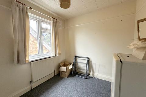 36 Shrublands Close, Chelmsford, CM2 6LR
