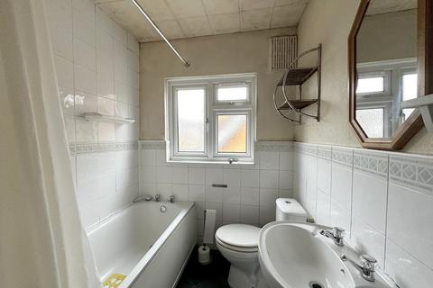 36 Shrublands Close, Chelmsford, CM2 6LR