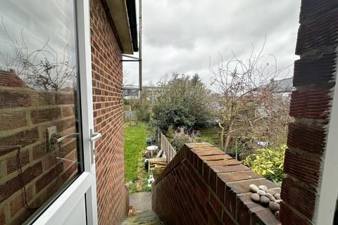 36 Shrublands Close, Chelmsford, CM2 6LR