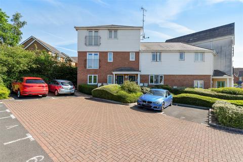 2 bedroom maisonette for sale