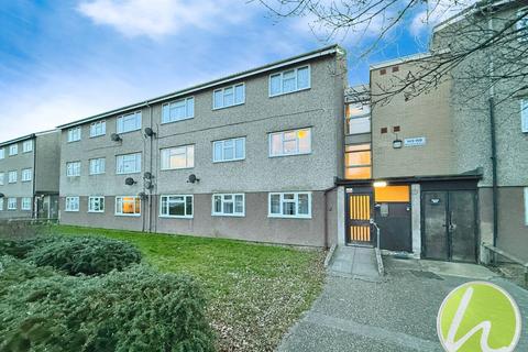 2 bedroom flat for sale, Bellmaine Avenue, Corringham, SS17