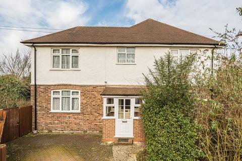 3 bedroom detached house to rent, Hall Road, Isleworth TW7