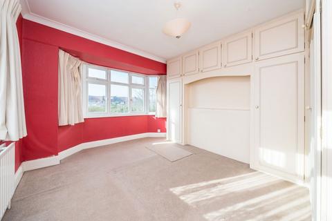 3 bedroom detached house to rent, Hall Road, Isleworth TW7