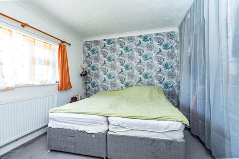 102 Brownlow Crescent, Pinchbeck, Spalding, PE11 3XD