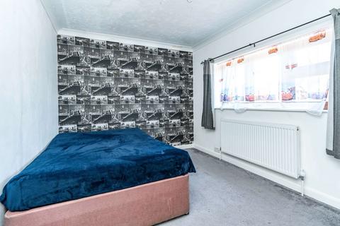 102 Brownlow Crescent, Pinchbeck, Spalding, PE11 3XD