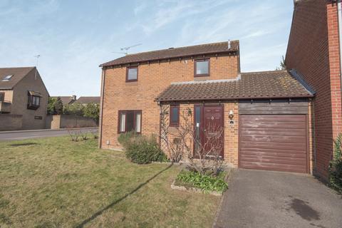 3 bedroom detached house to rent, Chilcombe Way, Lower Earley, Reading, RG6