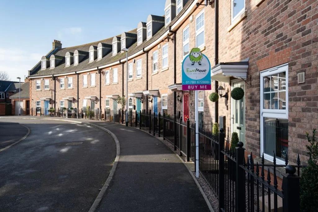 Abbots Crescent