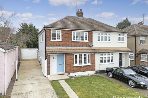 3 bedroom semi-detached house for sale, Passingham Avenue, Billericay, CM11