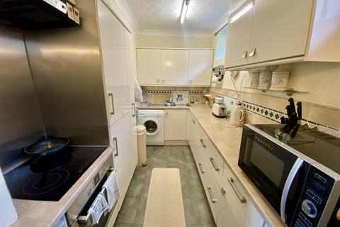 2 bedroom terraced house for sale, Back Lane, Mirfield