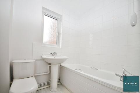 1 bedroom apartment to rent, Howard Close, Waltham Abbey, Essex, EN9