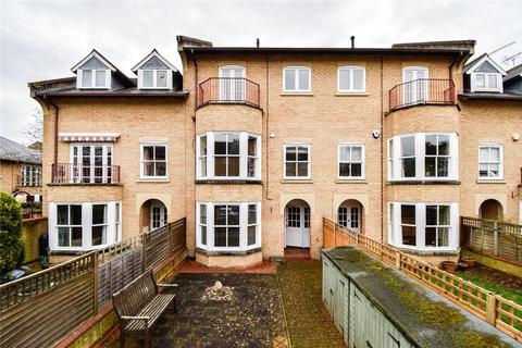 4 bedroom terraced house to rent, Fitzwilliam Court, Brookside, Cambridges, CB2