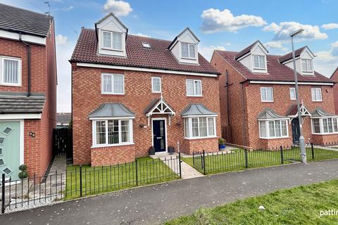 5 bedroom townhouse for sale, Harrington Way, Ashington, Northumberland, NE63 9JN