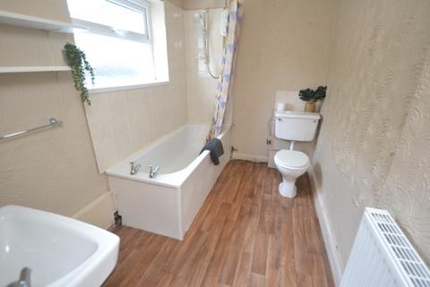 4 bedroom terraced house to rent, Beeston Road , Nottingham NG7