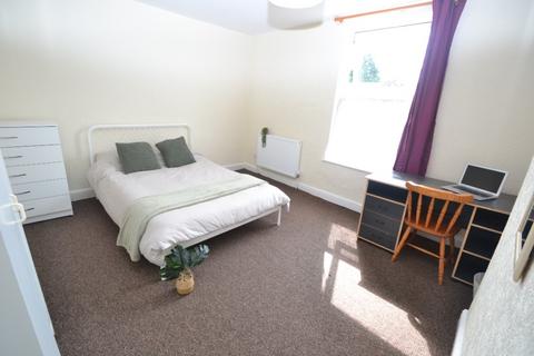 4 bedroom terraced house to rent, Beeston Road , Nottingham NG7