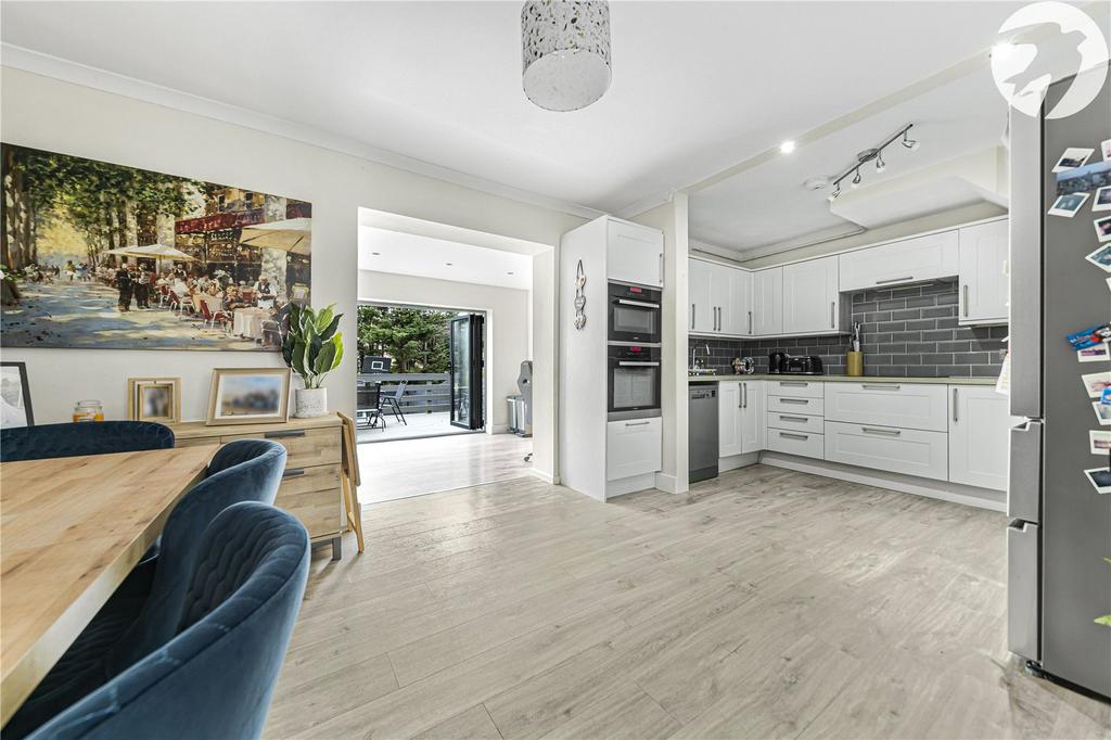 Kitchen/Dining