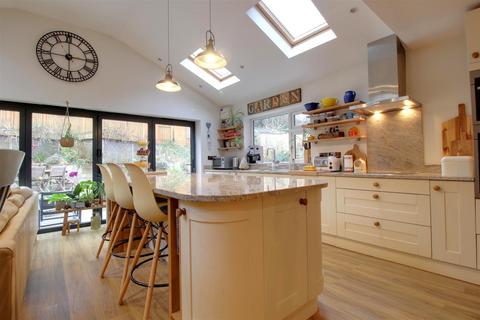 5 bedroom detached house for sale, Stroud Road, Tuffley, Gloucester