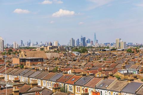 2 bedroom maisonette for sale, Acre Lane, SW2