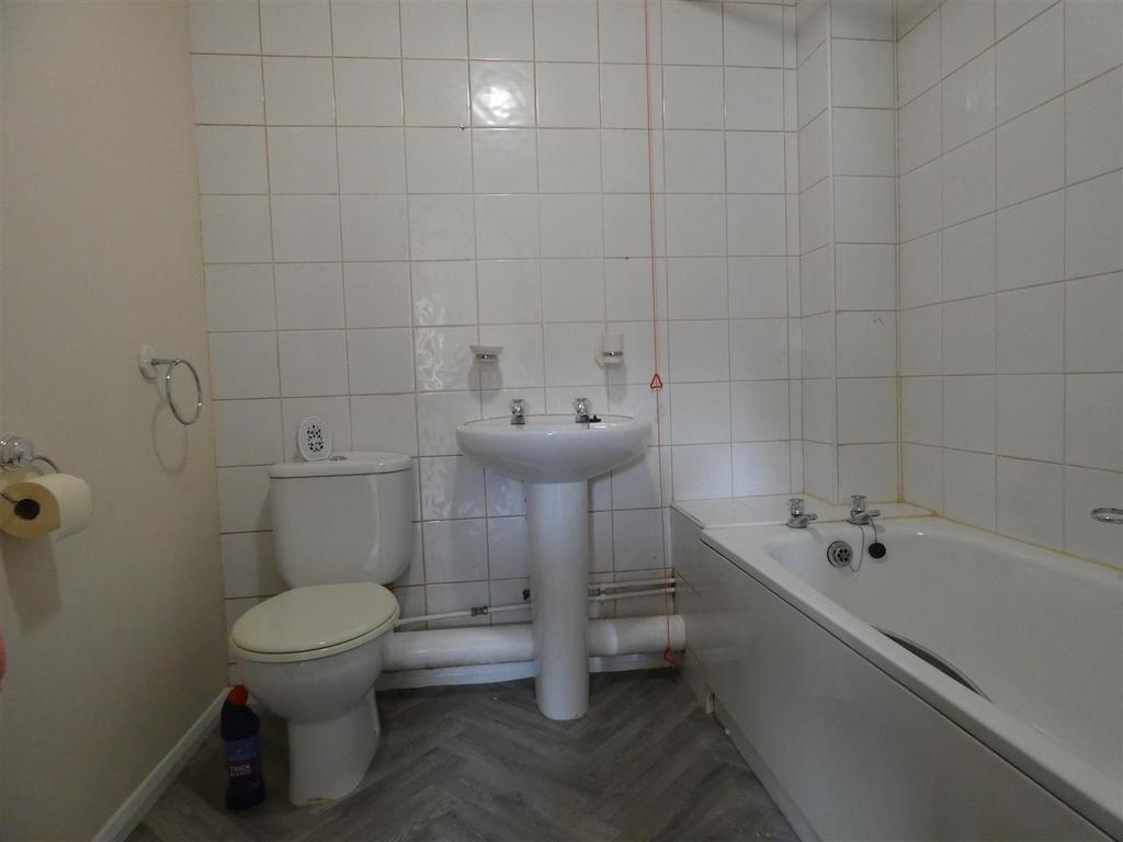 Bathroom.JPG