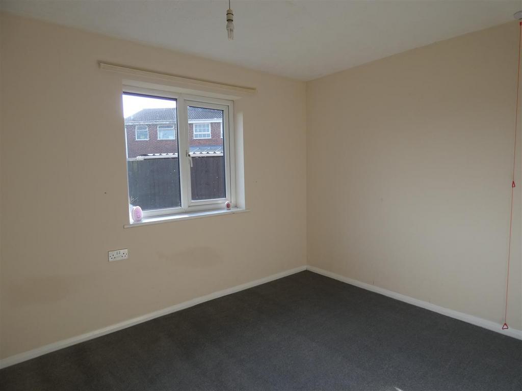 Bedroom 2.JPG
