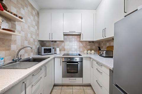 2 bedroom flat for sale, Chapel Street, Hazel Grove, Stockport, SK7 4HT