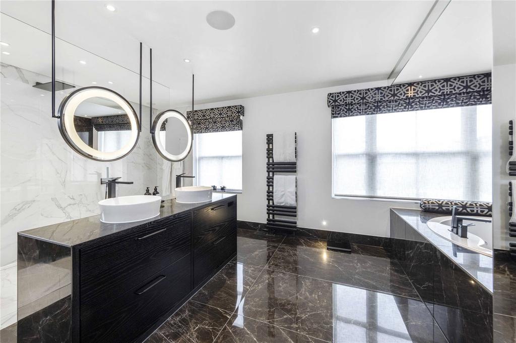 Principal Bathroom