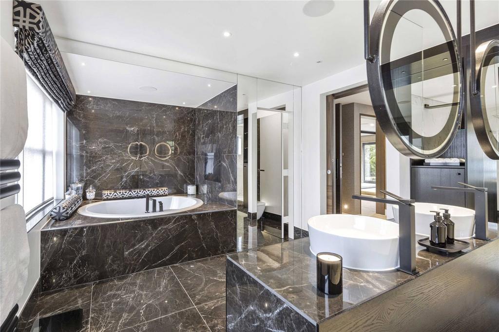 Principal Bathroom